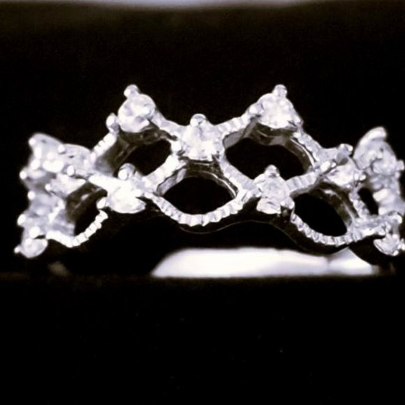 Fancy Ladies Fashion Band / Solid .925 Sterling Silver - Picture 1 of 4